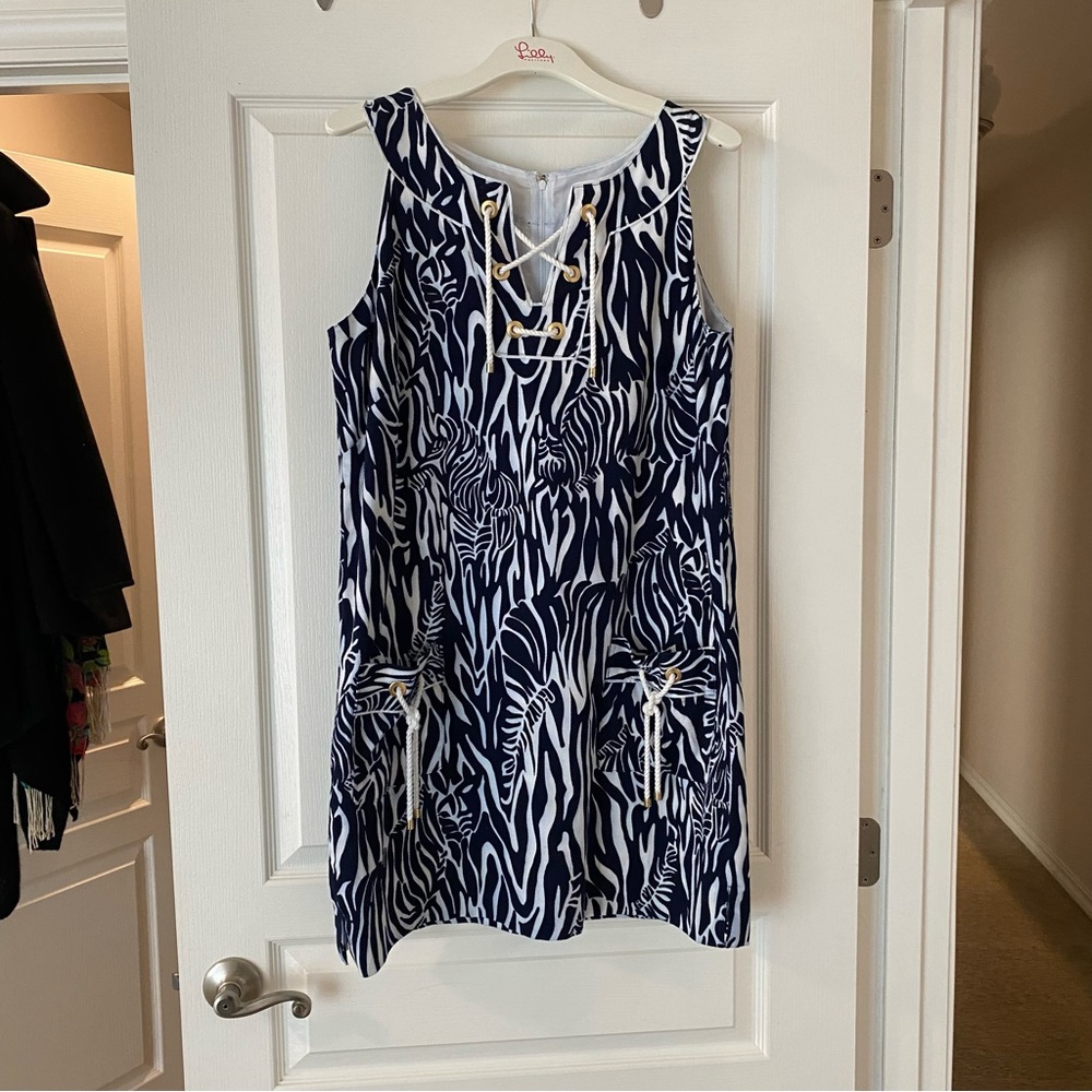 Lilly Pulitzer Modern Shift Dress in size 12 in Zebra Print